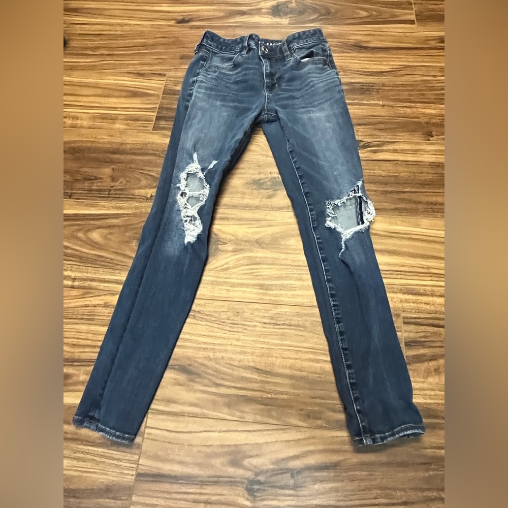 - American Eagle 360 Next Level stretch distressed jeans, size 0